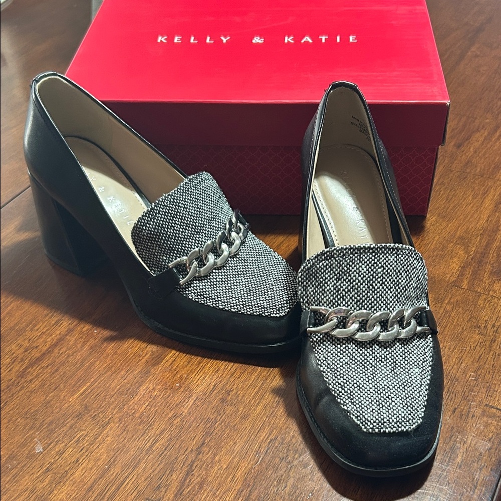 Kelly & Katie Black and White Women's Loafers S-7
